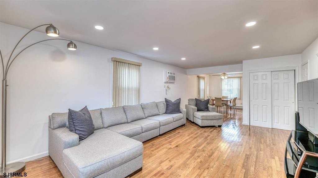 9709 Monmouth Ave #C2 - Photo 5 of 27