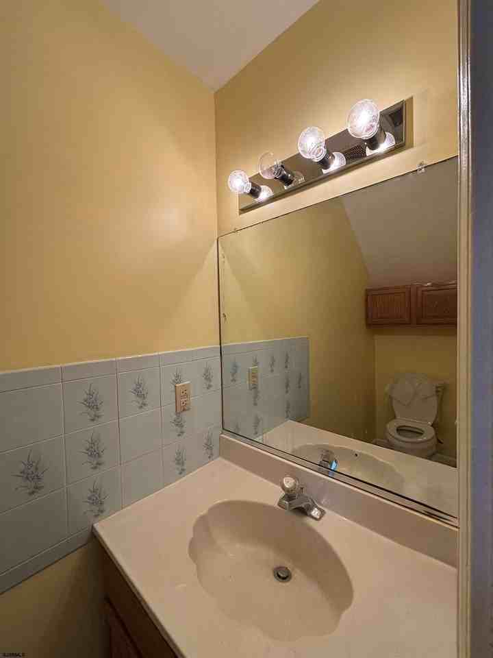 5120 Radnor Ct - Photo 4 of 18