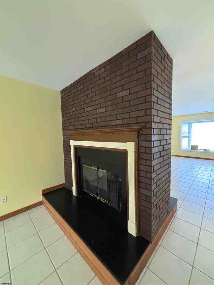 5120 Radnor Ct - Photo 6 of 18