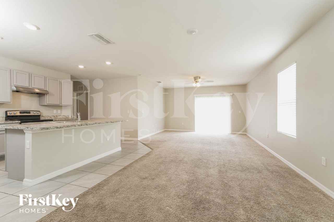 1055 Andean Ln - Photo 2 of 19