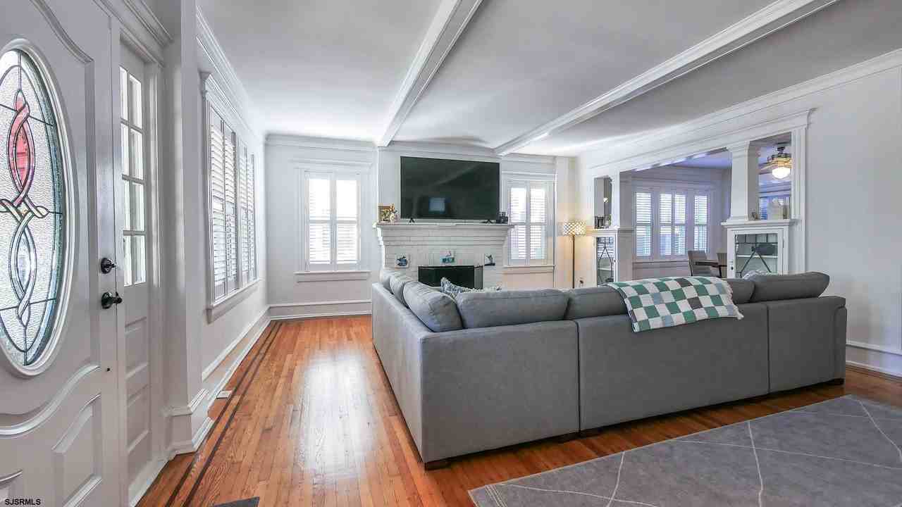 5403 Ventnor Ave - Photo 2 of 34