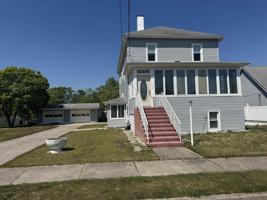 featured image of 116 E Edgewater Ave