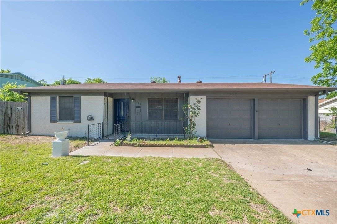 1228 Chippendale Dr - Photo 2 of 12
