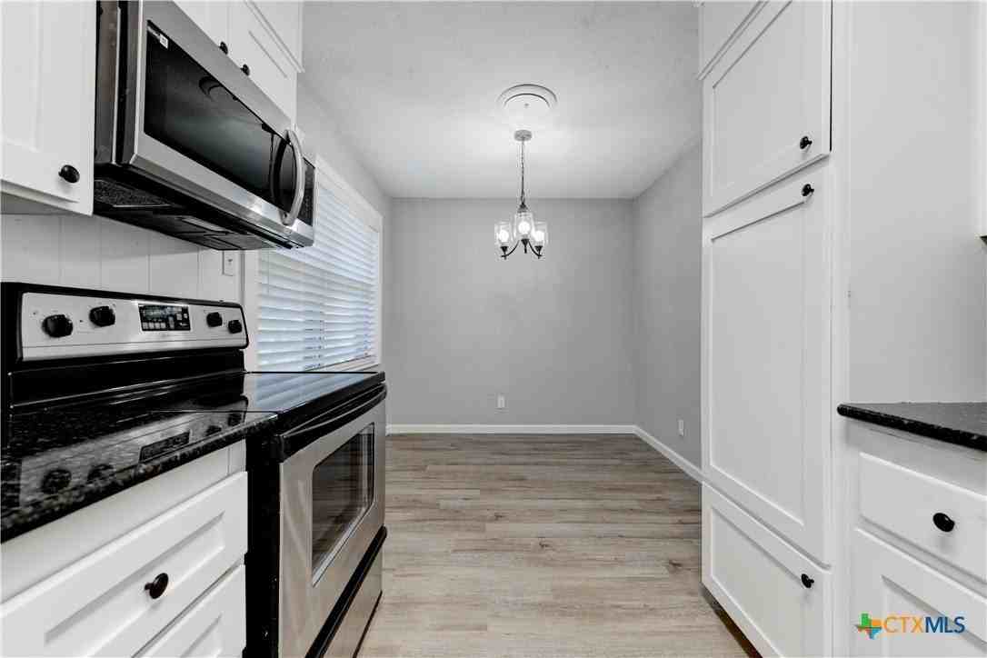 1228 Chippendale Dr - Photo 5 of 12
