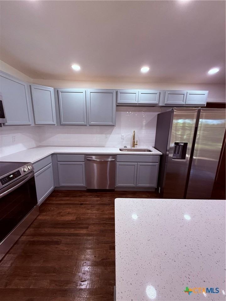 2218 Terrace Dr - Photo 2 of 24