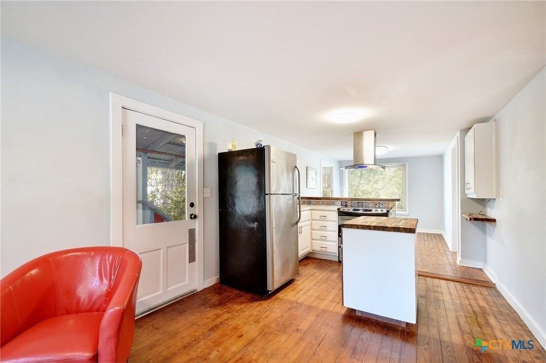 717 1/2 S Laurel Ave - Photo 4 of 13