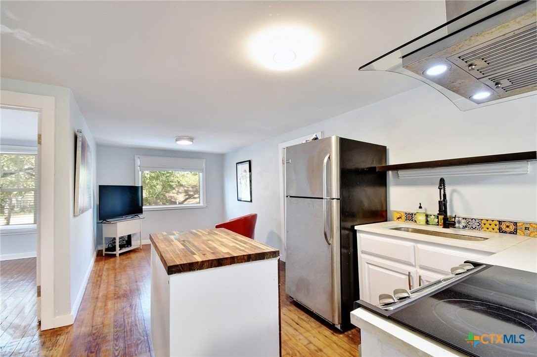 717 1/2 S Laurel Ave - Photo 7 of 13