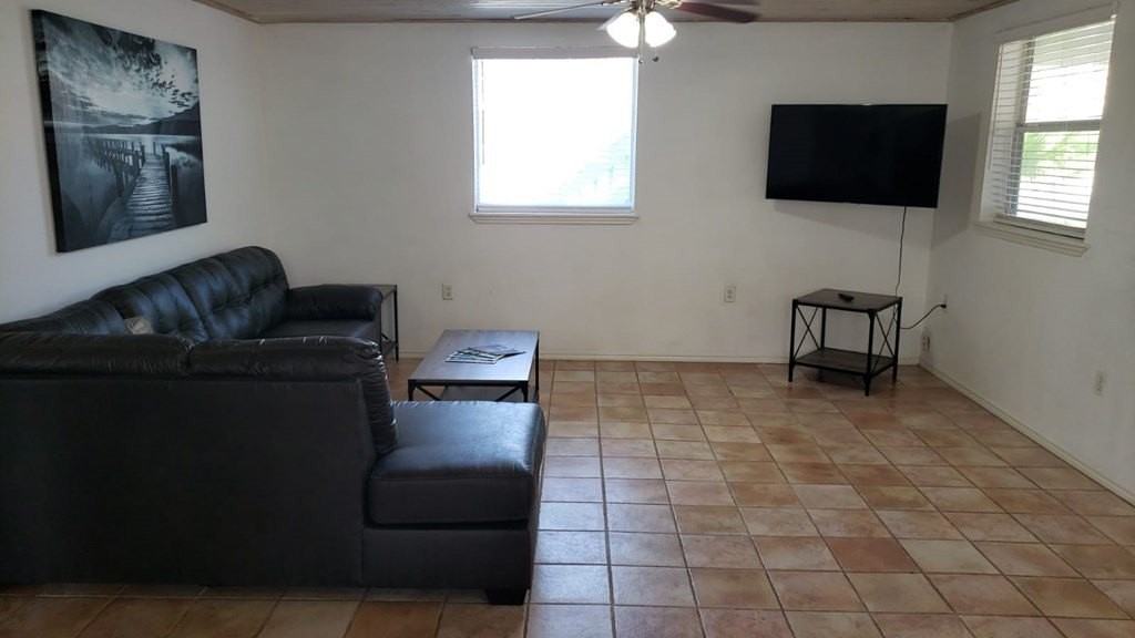 123 E Dolphin St #2 - Photo 6 of 11