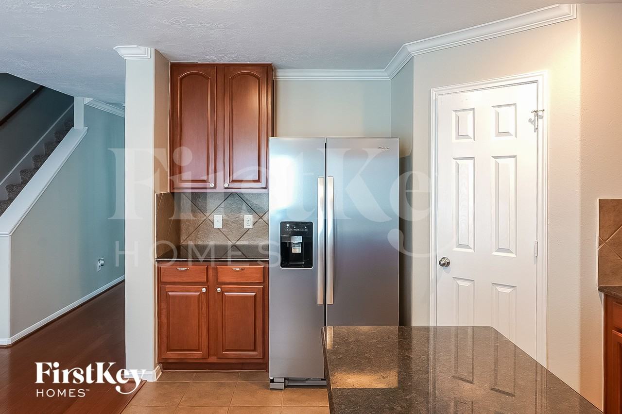 21919 Whispering Daisy Ct - Photo 4 of 16