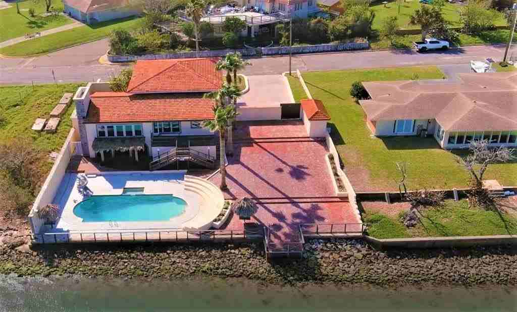 602 N Shore Dr - Photo 6 of 50