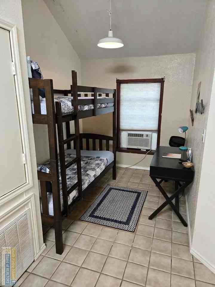 906 W Polk St #B - Photo 7 of 8