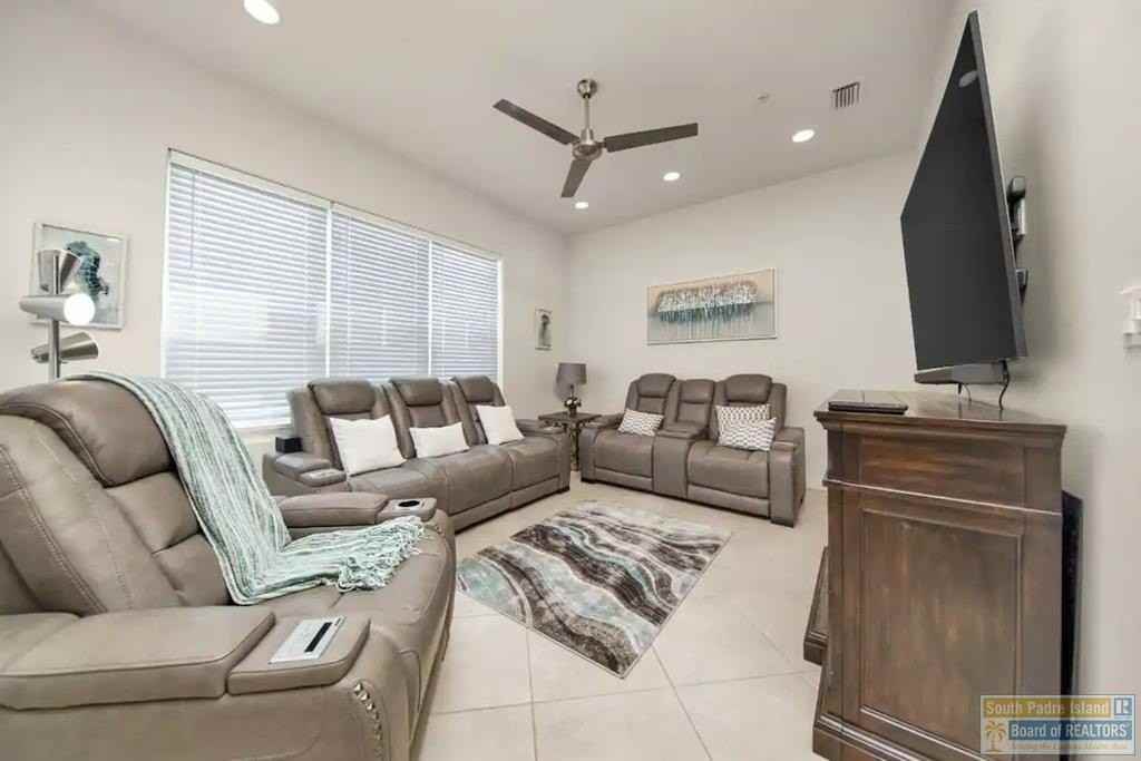 2700 Gulf Blvd #104 - Photo 2 of 10