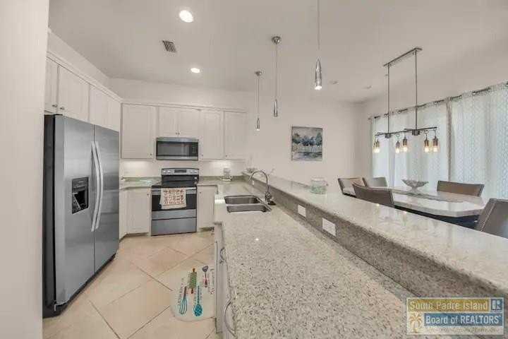 2700 Gulf Blvd #104 - Photo 4 of 10