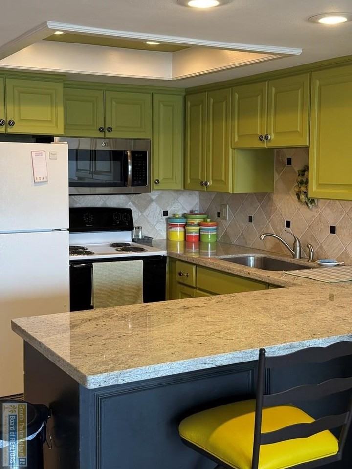 6201 Padre Blvd #102 - Photo 6 of 23