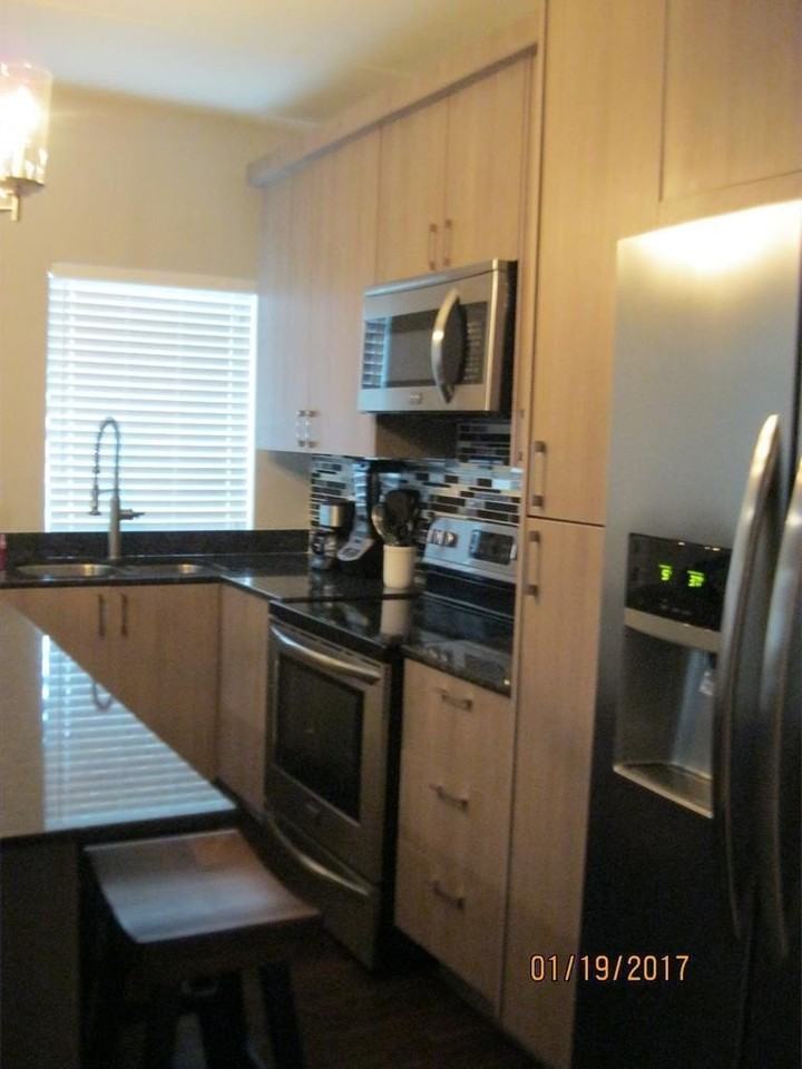 125 E Morningside Dr #302 - Photo 3 of 19
