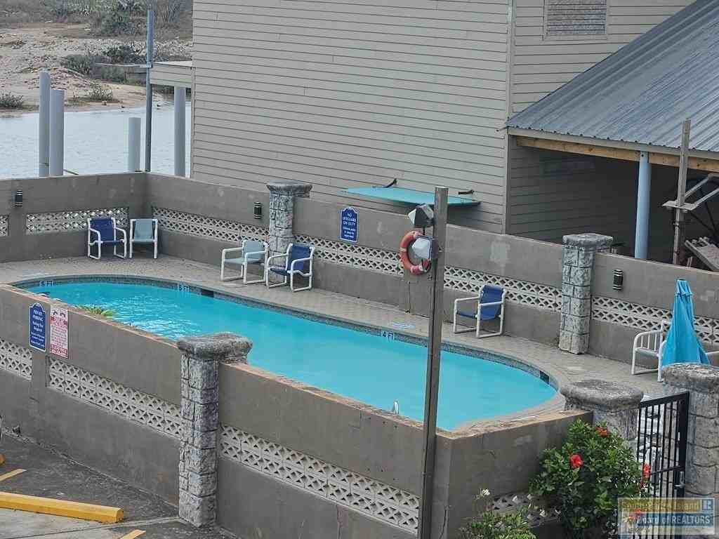 1336 Harbor Island Dr #C - Photo 2 of 20