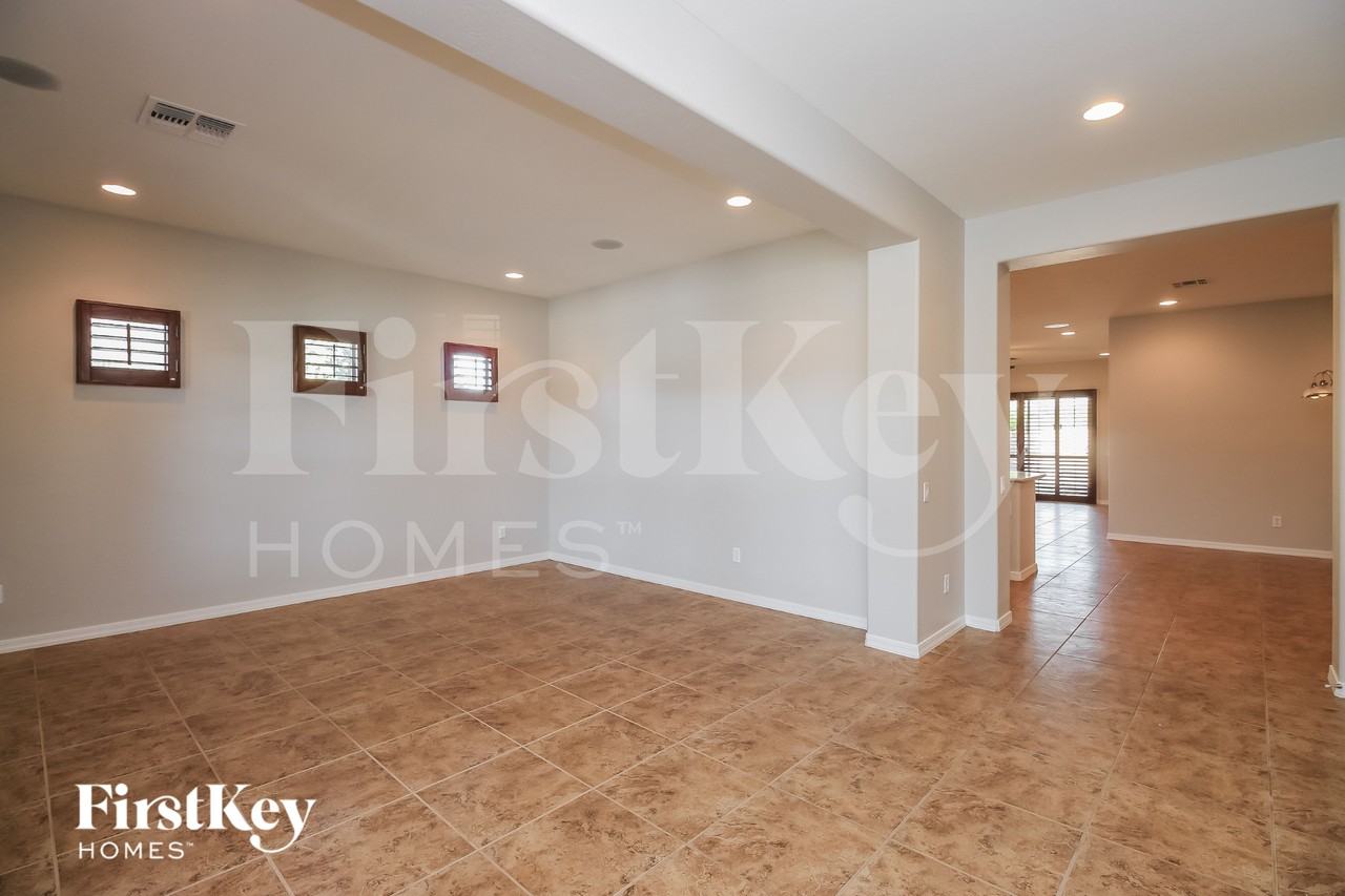 10846 E Bella Via - Photo 5 of 18