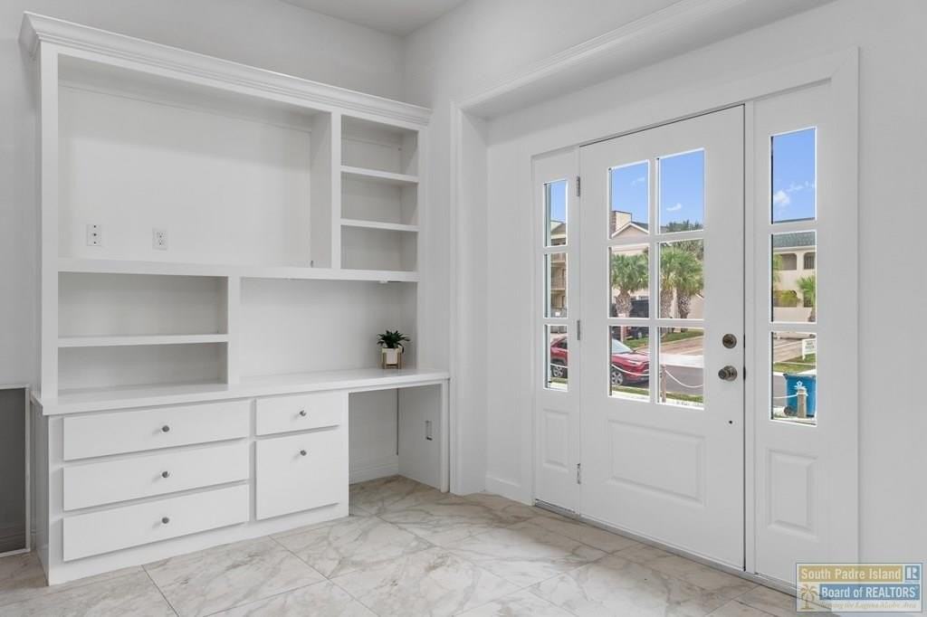 110 E Retama St #4 - Photo 6 of 14