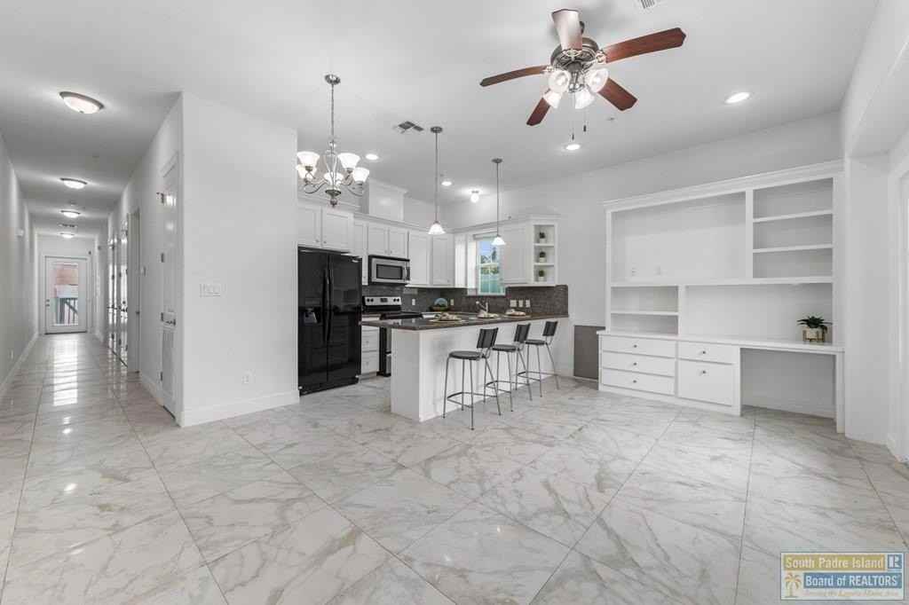 110 E Retama St #4 - Photo 7 of 14