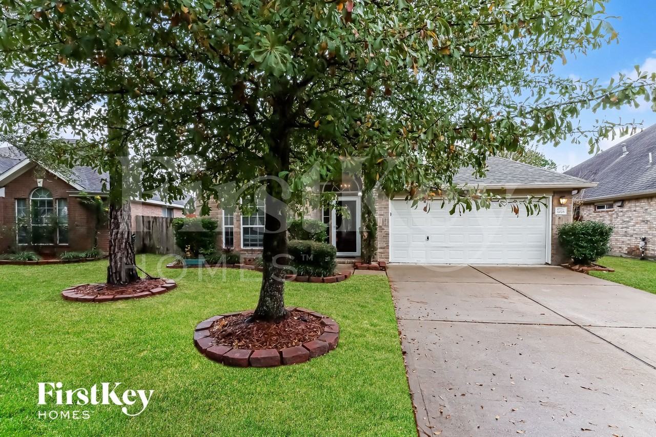 11026 Seminole Spring Ln - Photo 2 of 15