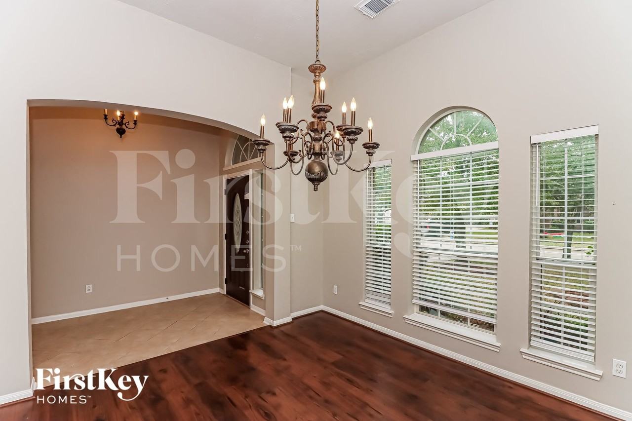 11026 Seminole Spring Ln - Photo 5 of 15