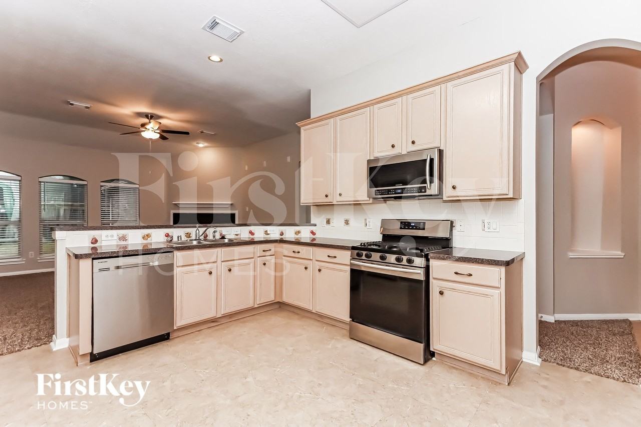 11026 Seminole Spring Ln - Photo 6 of 15
