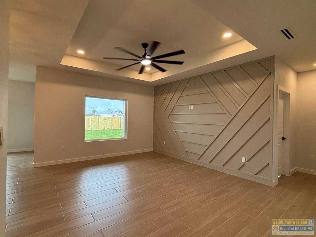 3002 Eliseo Villarreal Ave - Photo 2 of 17
