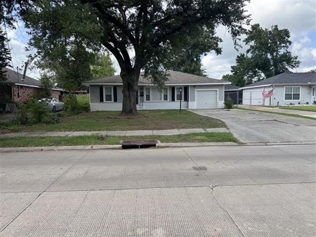 1917 4th St - Photo 2 of 16