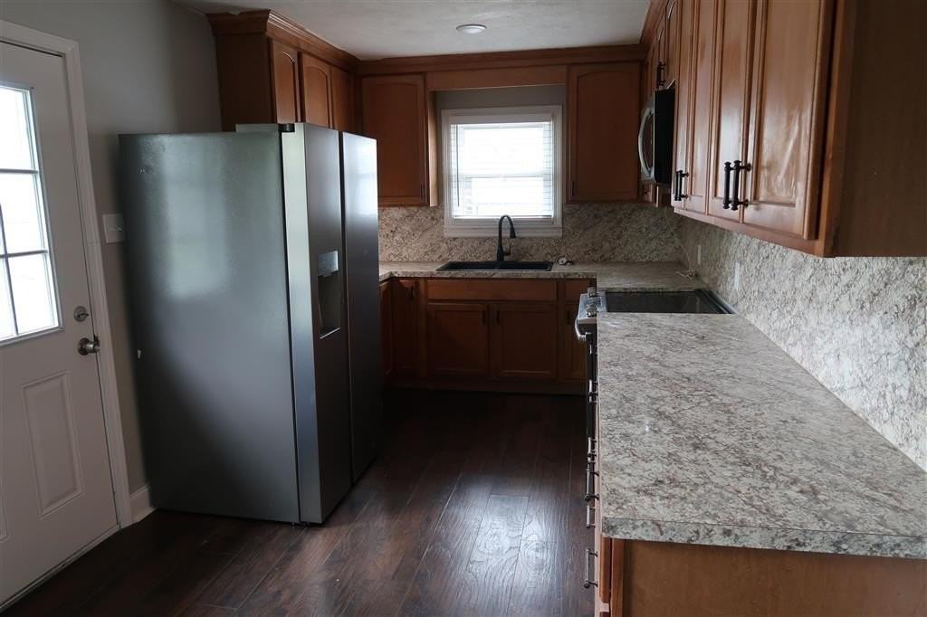 1917 4th St - Photo 3 of 16