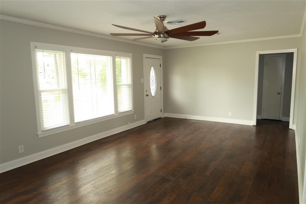 1917 4th St - Photo 4 of 16