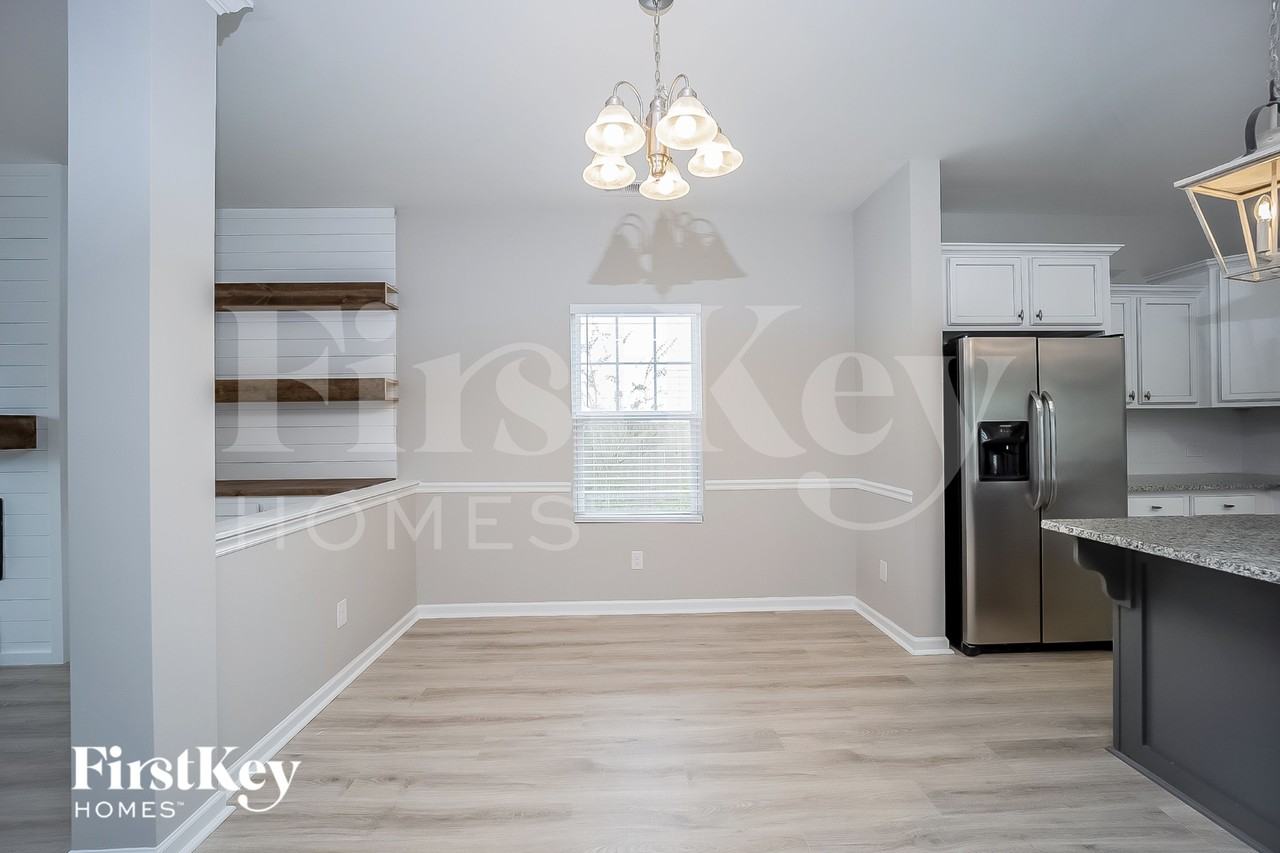 105 Breeders Ct - Photo 4 of 15