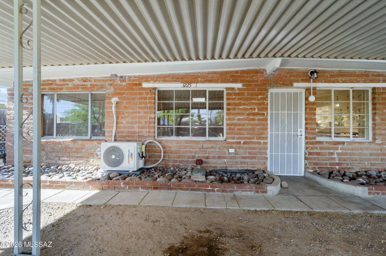 3225 E Patricia St - Photo 3 of 26
