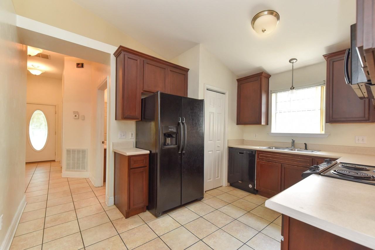 5309 Moonbeam Trl - Photo 3 of 27