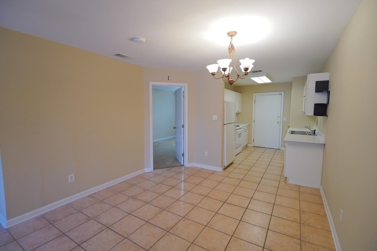 847 W Georgia St #2 - Photo 5 of 35