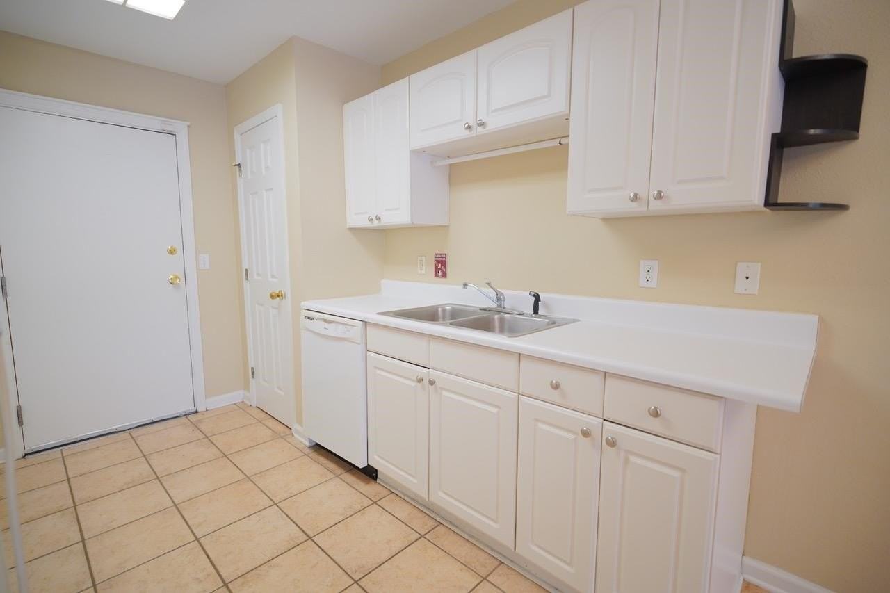 847 W Georgia St #2 - Photo 6 of 35