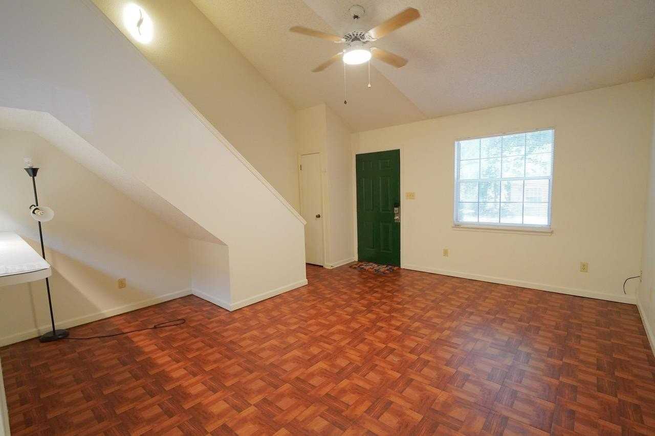 2335 Parrot Ln - Photo 3 of 22