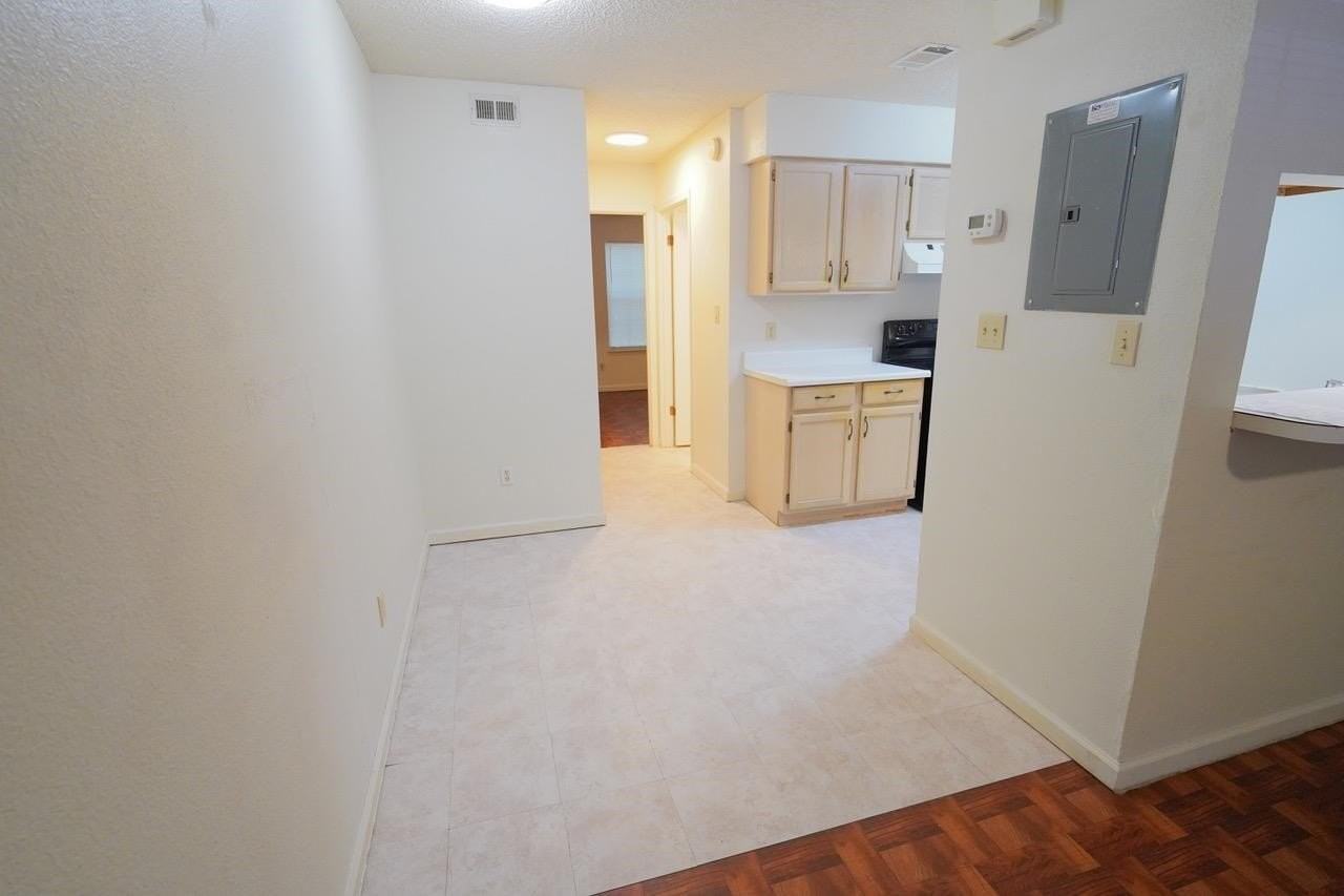 2335 Parrot Ln - Photo 4 of 22