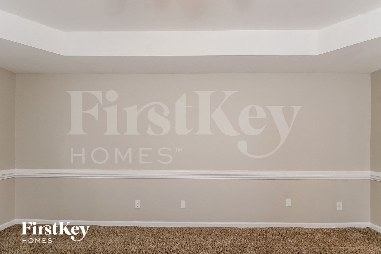 2675 Lamplight Cir - Photo 7 of 15