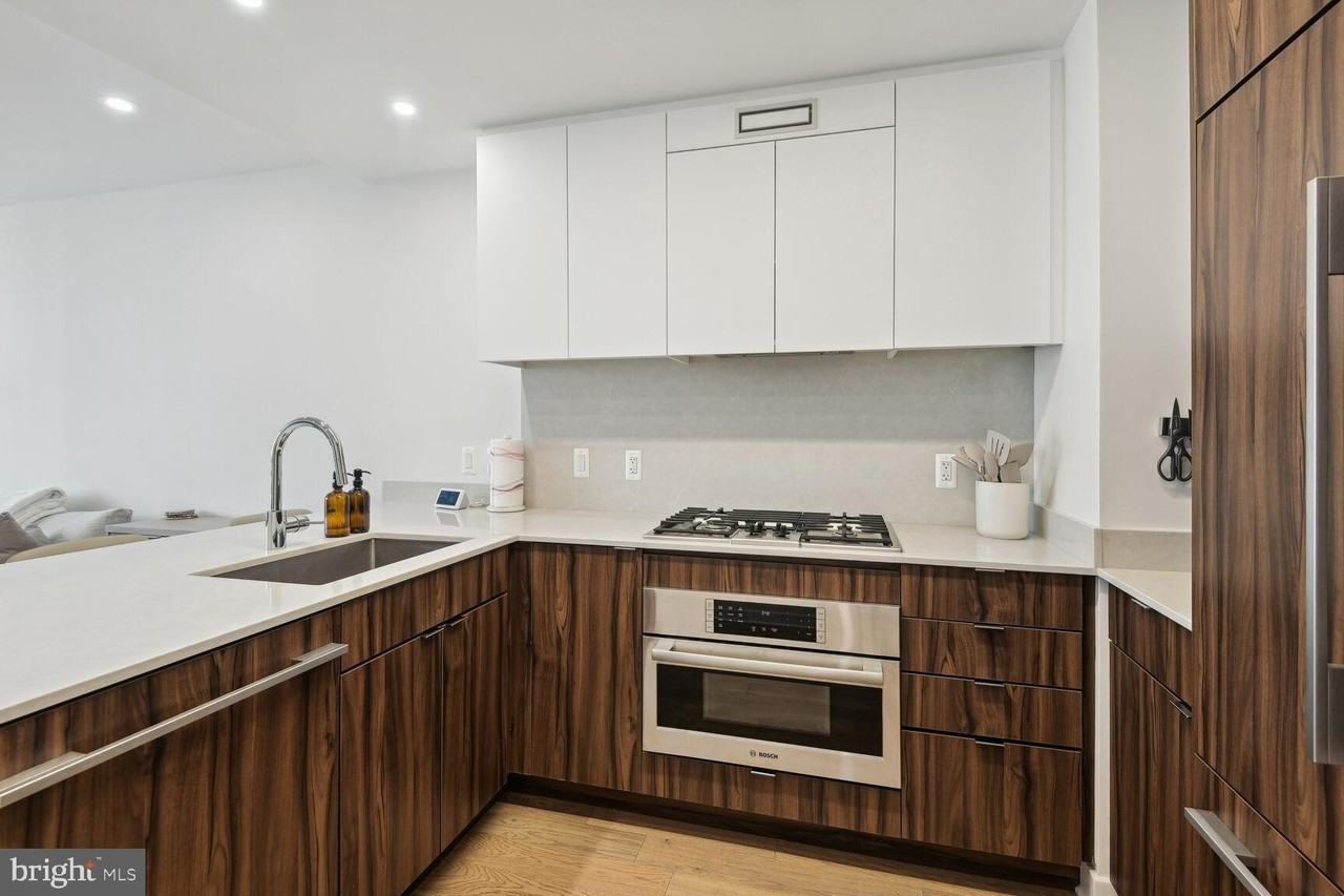 37 L St Se #601 - Photo 6 of 27