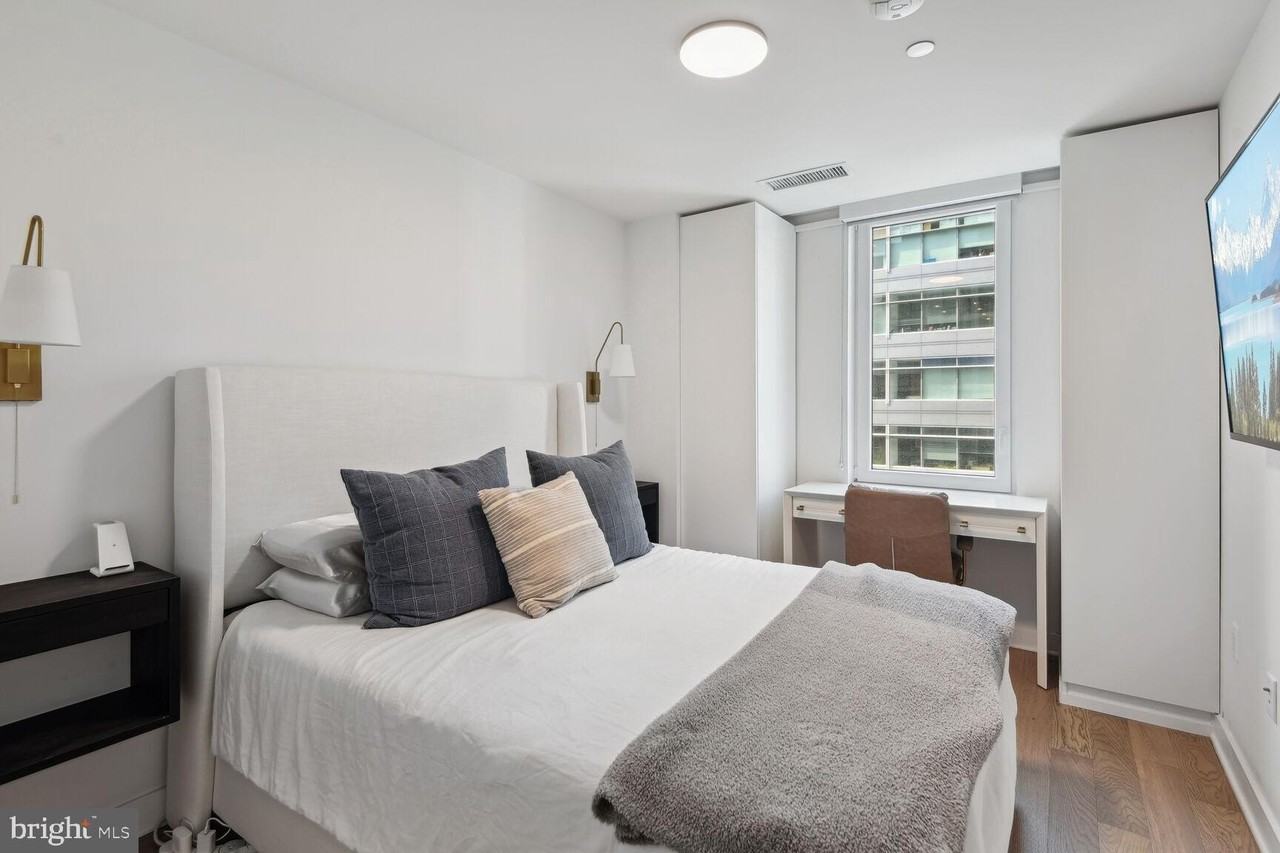 37 L St Se #601 - Photo 7 of 27