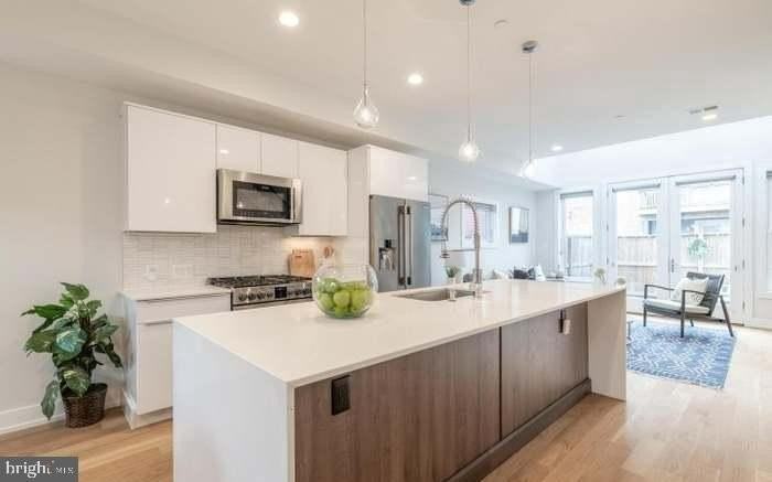 628 I St Ne #3 - Photo 6 of 32
