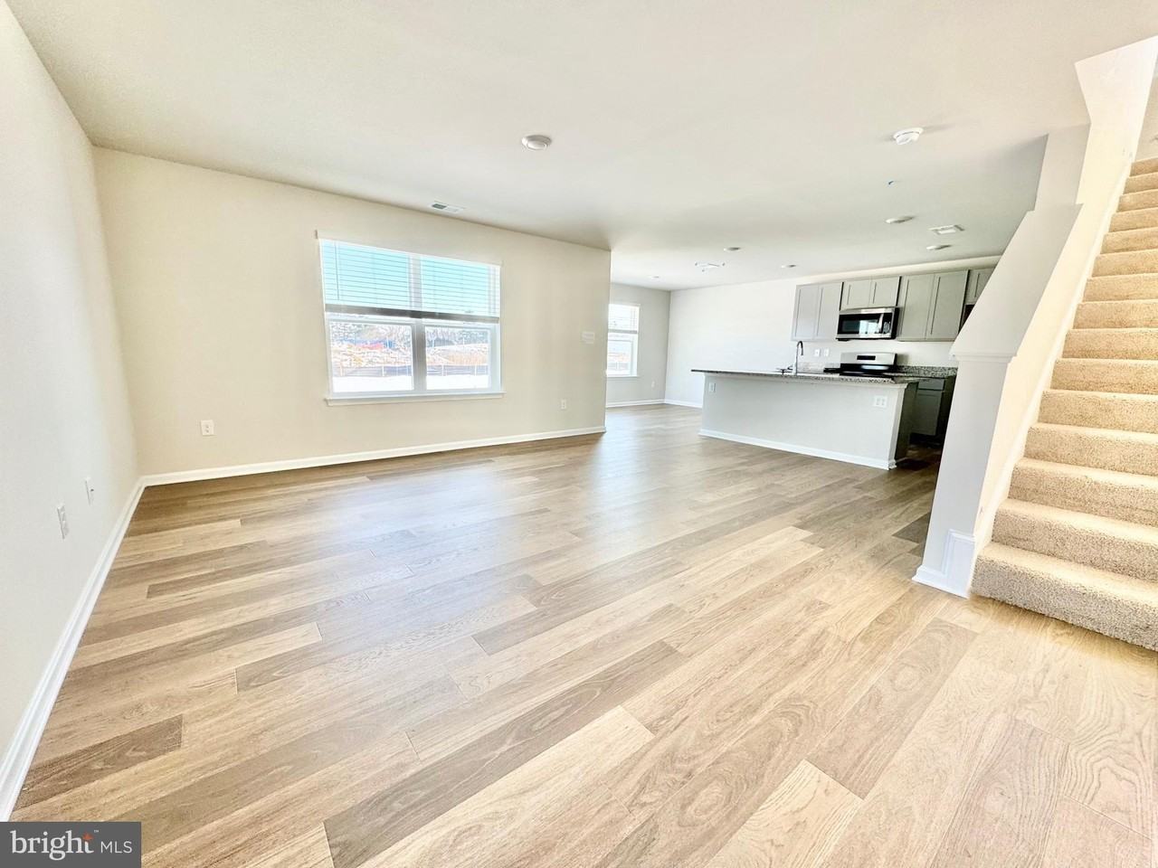 180 AVERY Drive - Photo 3 of 23