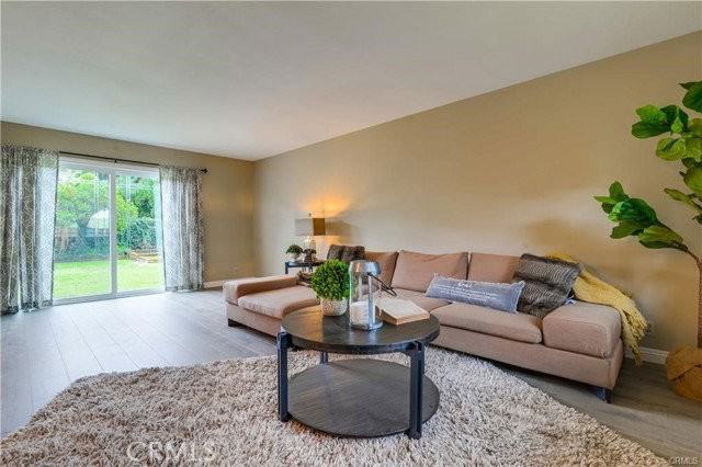 5822 Newman St - Photo 3 of 8