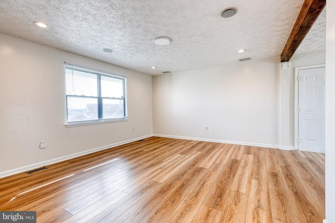 1577 Loring Ct - Photo 5 of 30