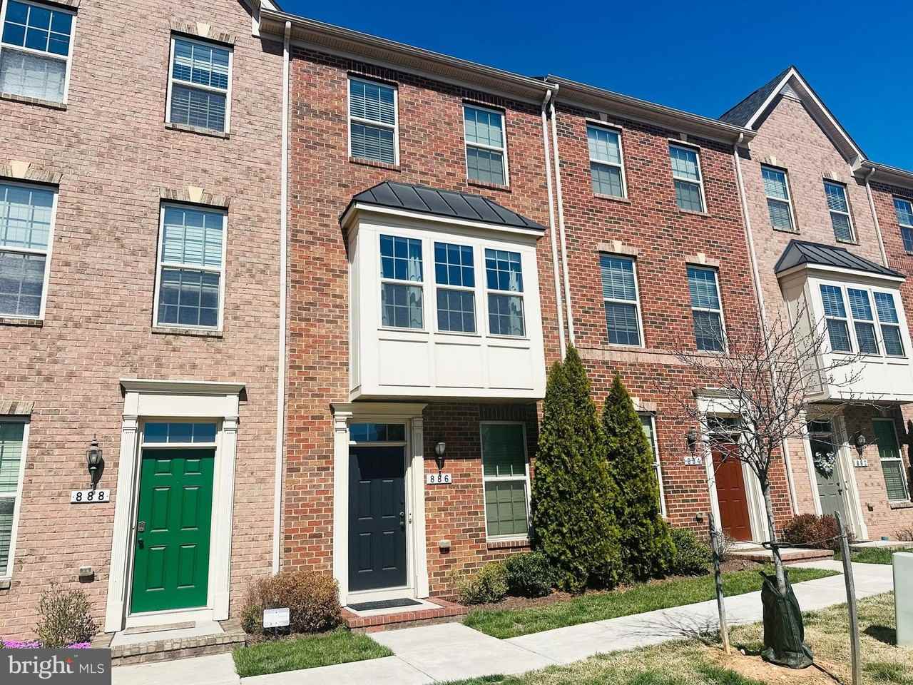 886 S Macon St - Photo 2 of 26