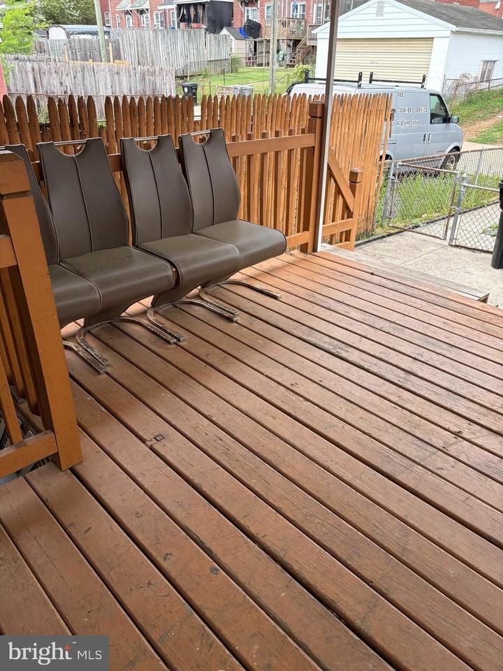 1542 Becklow Ave - Photo 3 of 20