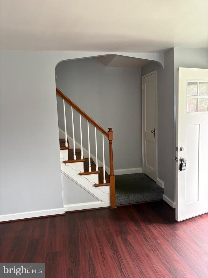 1542 Becklow Ave - Photo 7 of 20