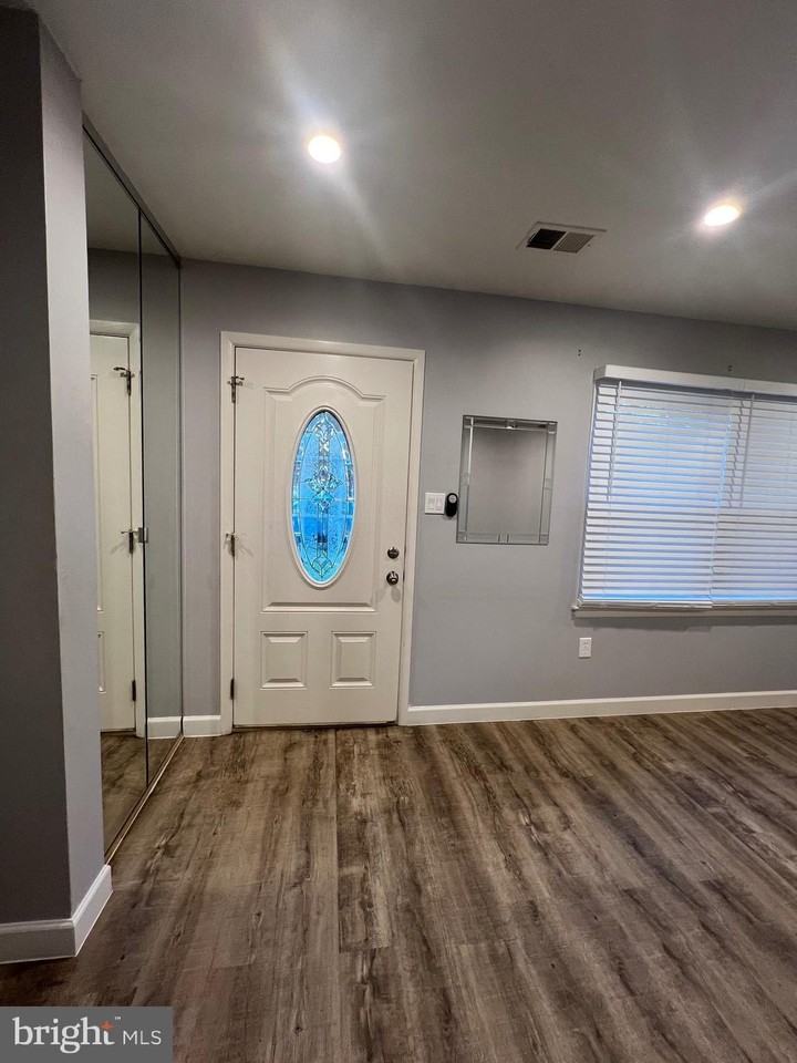 195 Stonegate Dr - Photo 3 of 38