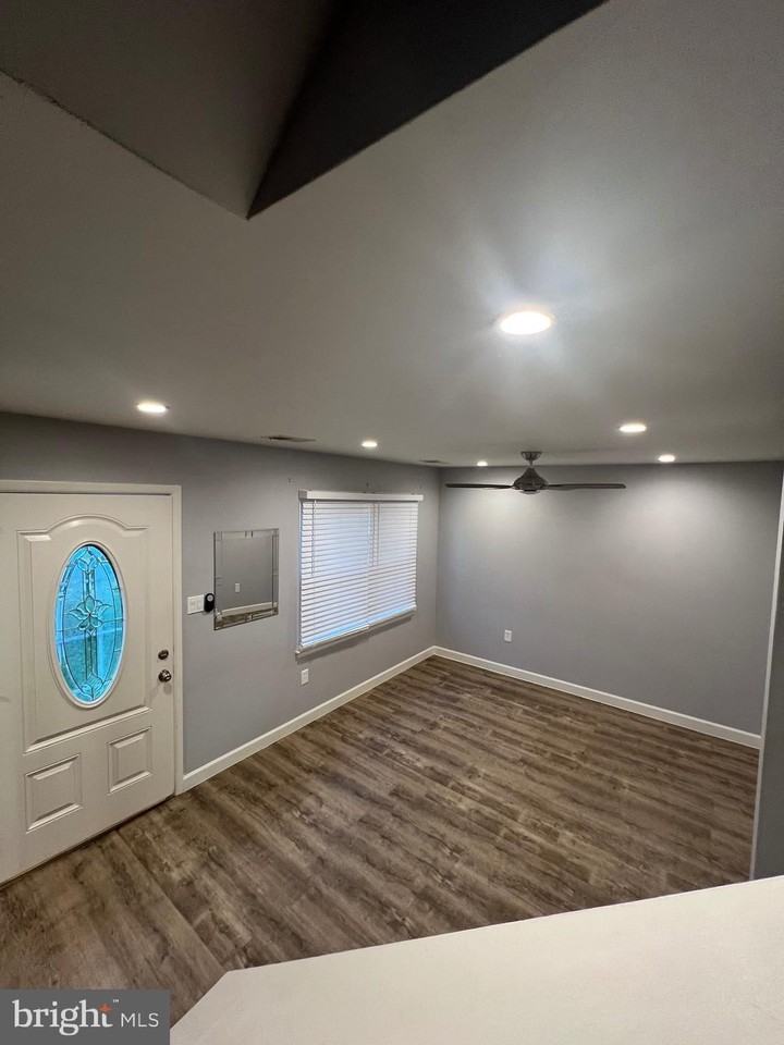 195 Stonegate Dr - Photo 4 of 38