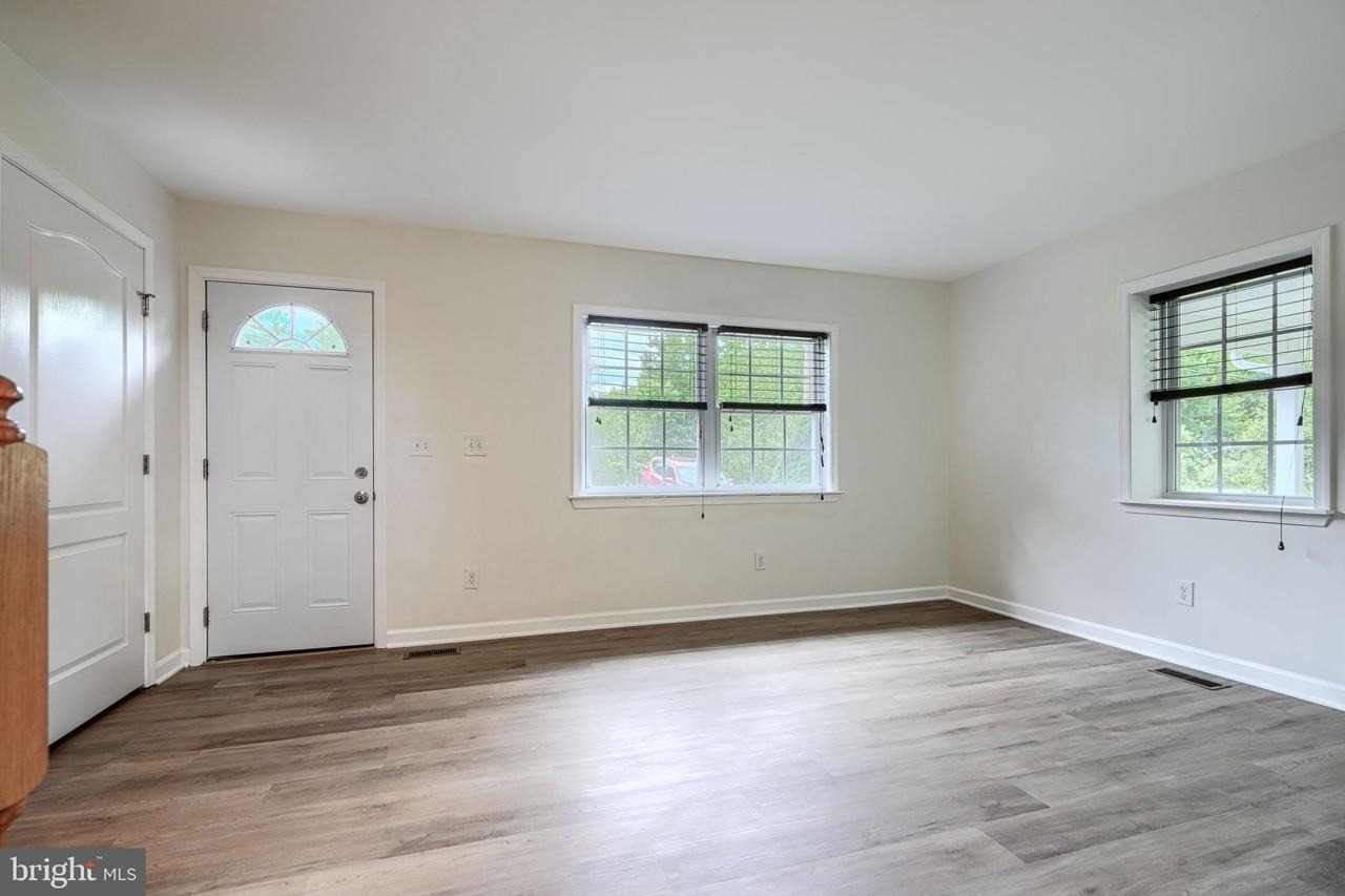 605 N Paradise Rd - Photo 4 of 47